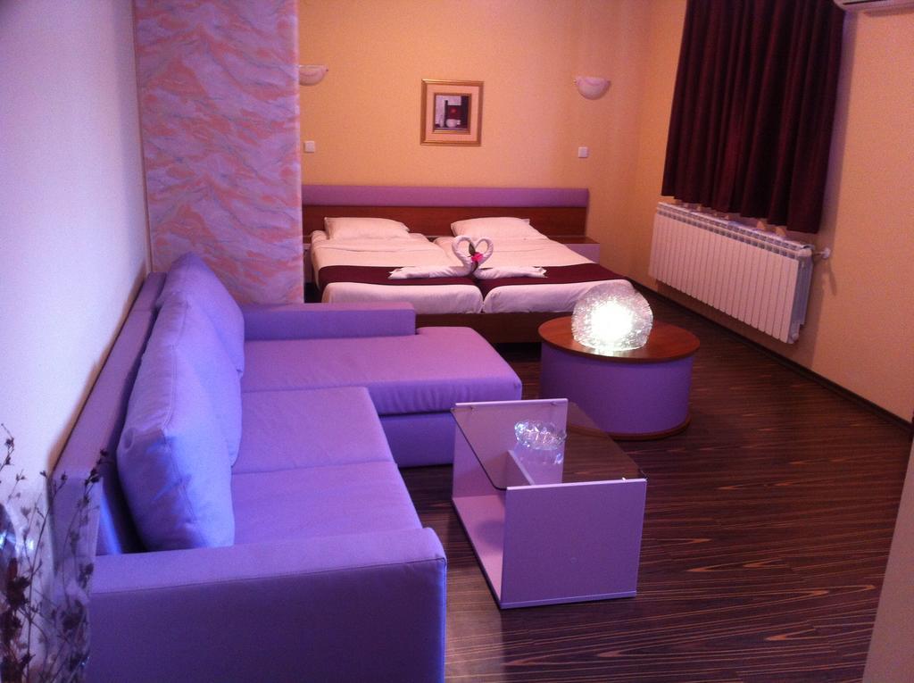 Rusenski Lom Hotel Koshov Esterno foto